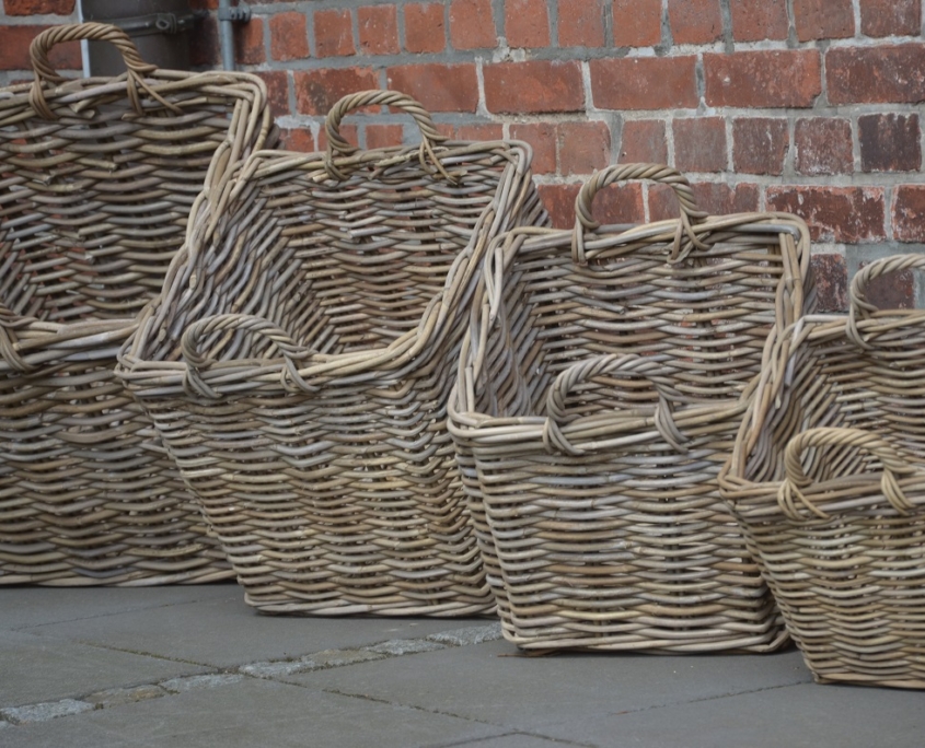 Quadratische Körbe aus Rattan/ Kubu in 4 Größen